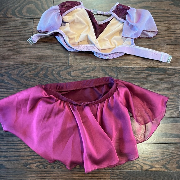 Dance costume - Picture 2 of 3